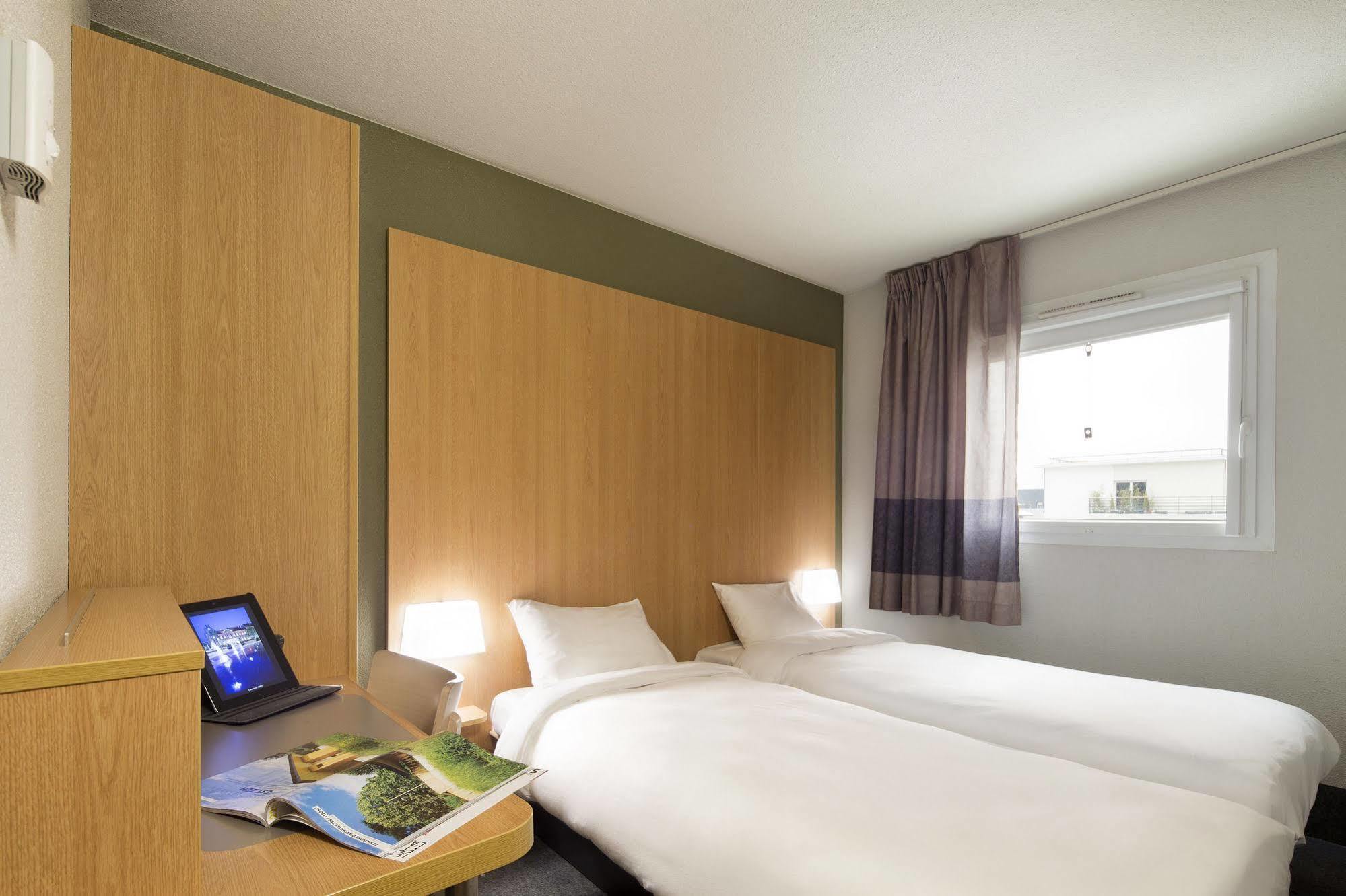 Hotel Inn Design Vierzon - Ex B&B Екстериор снимка